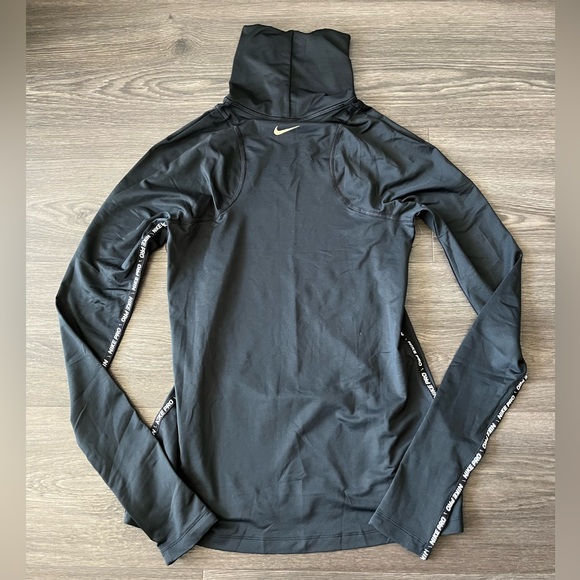 NWT Nike Running Long-sleeve Size S - Picture 2 of 3